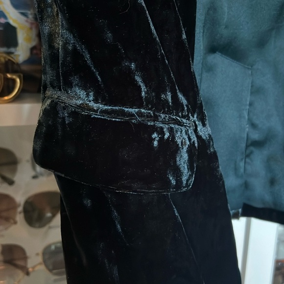 Highline Crushed Green Velvet Blazer - Picture 4 of 7